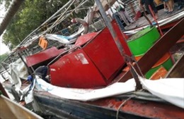 Tàu thủy Thái Lan nổ động cơ, 50 người bị thương 